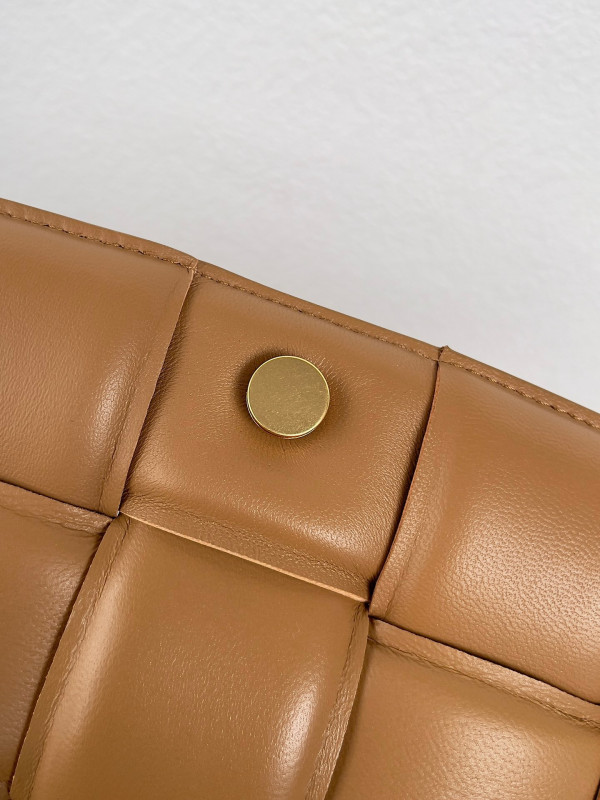 Bo*te*ga ve*ne*ta the chain cassette