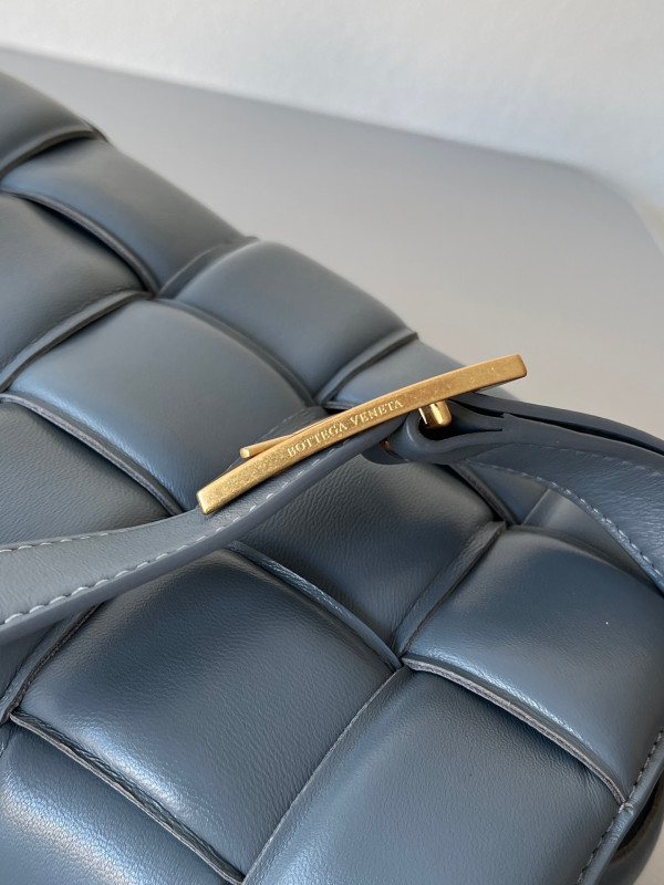 Bo*te*ga ve*ne*ta cassette