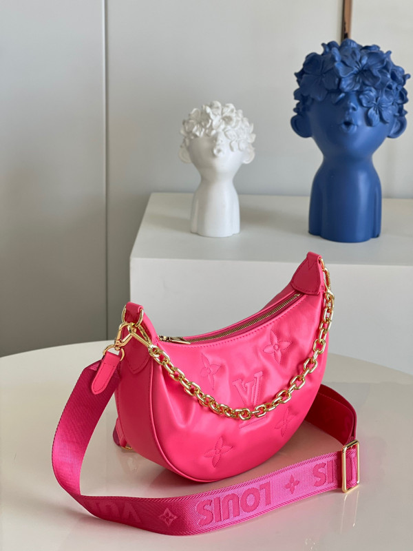 l**is V*t*n over the moon