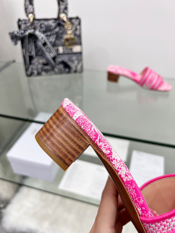 D*or dway heeled slide