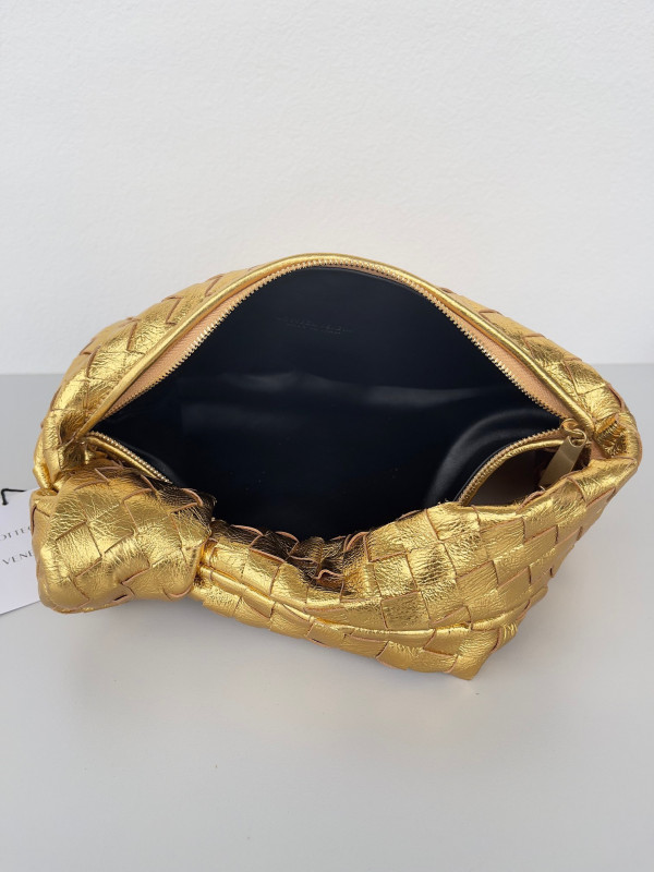 Bo*te*ga ve*ne*ta teen jodie