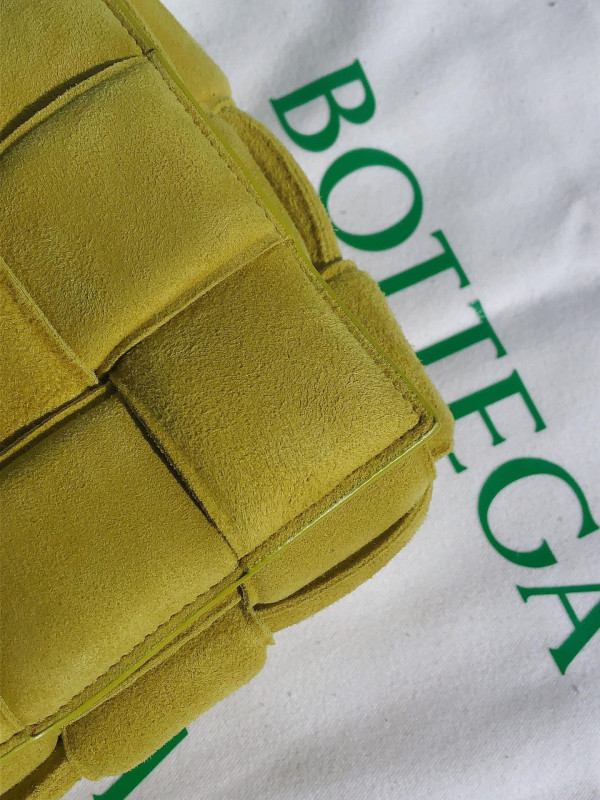 Bo*te*ga ve*ne*ta the chain cassette