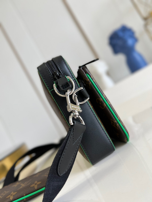 l**is V*t*n trio messenger