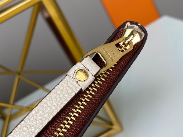 l**is V*t*n daily pouch