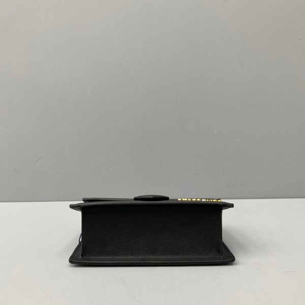 JACQUEMUS Le Bambino