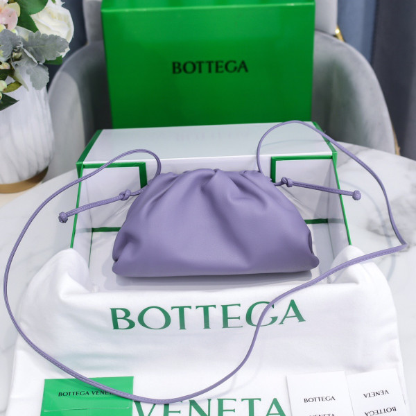 Bo*te*ga ve*ne*ta mini pouch