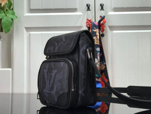 l**is V*t*n nano amazon messenger