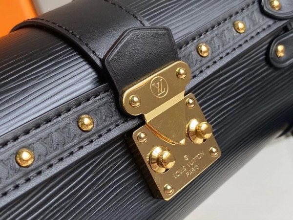 l**is V*t*n papillon trunk