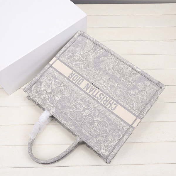 large D*or book tote