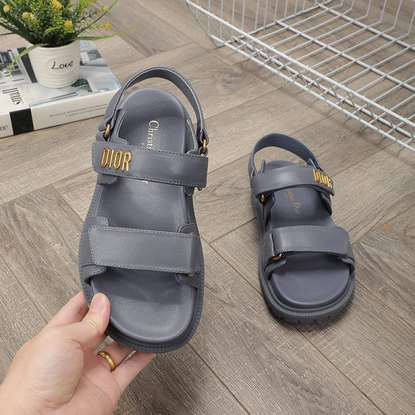 D*oract sandal