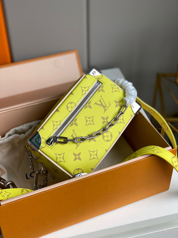 l**is V*t*n soft trunk