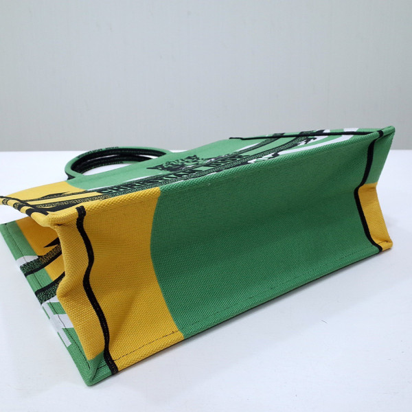 large D*or book tote