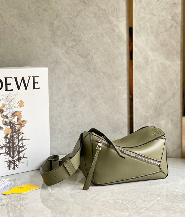LOEWE Small Puzzle Bumbag-24*16*10.5cm