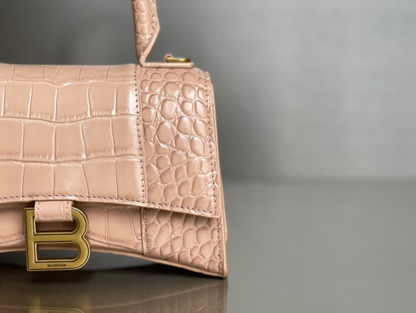 Ba*len*cia*ga hourglass