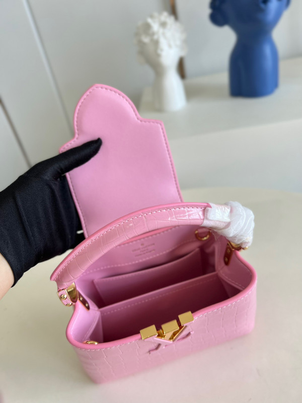 l**is V*t*n capucines mini