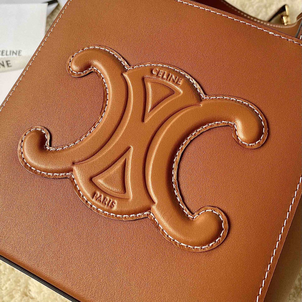 Ce**e cube bag cuir triomphe