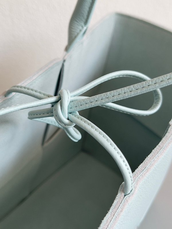 Bo*te*ga ve*ne*ta arco medium tote