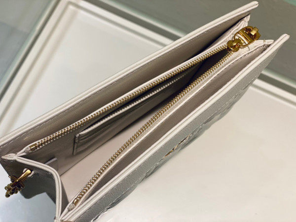 D*or caro zipped pouch with chain