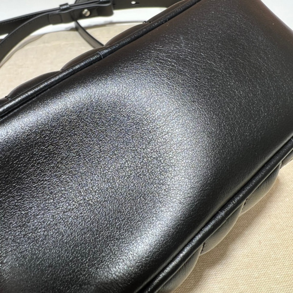 G*u*i gg marmont mini shoulder bag