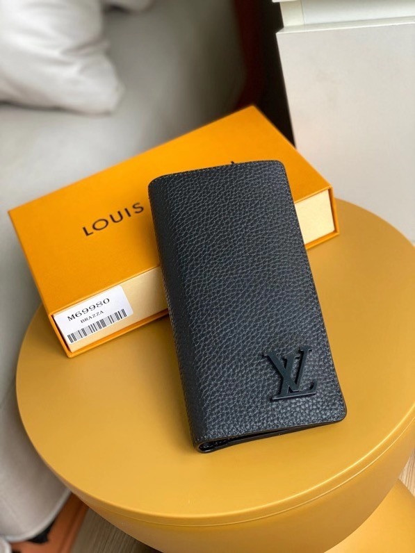 l**is V*t*n brazza wallet