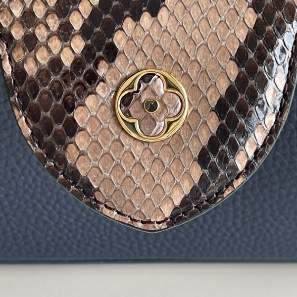 l**is V*t*n capucines bb