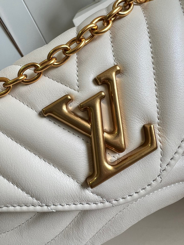 l**is V*t*n new wave chain bag pm