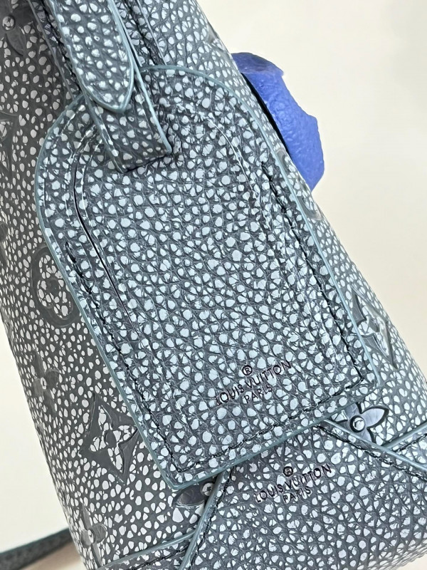 l**is V*t*n hobo cruiser pm