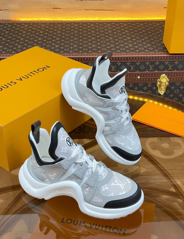 l**is V*t*n archlight sneaker