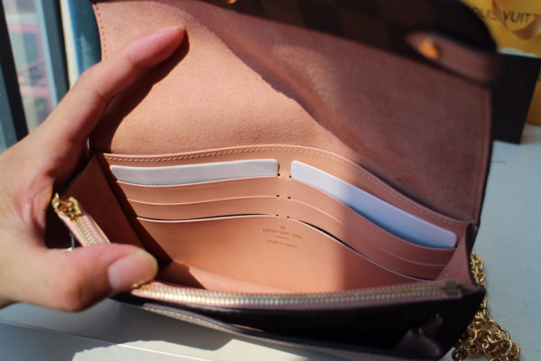 l**is V*t*n vavin chain wallet