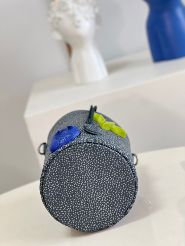 l**is V*t*n chalk pouch