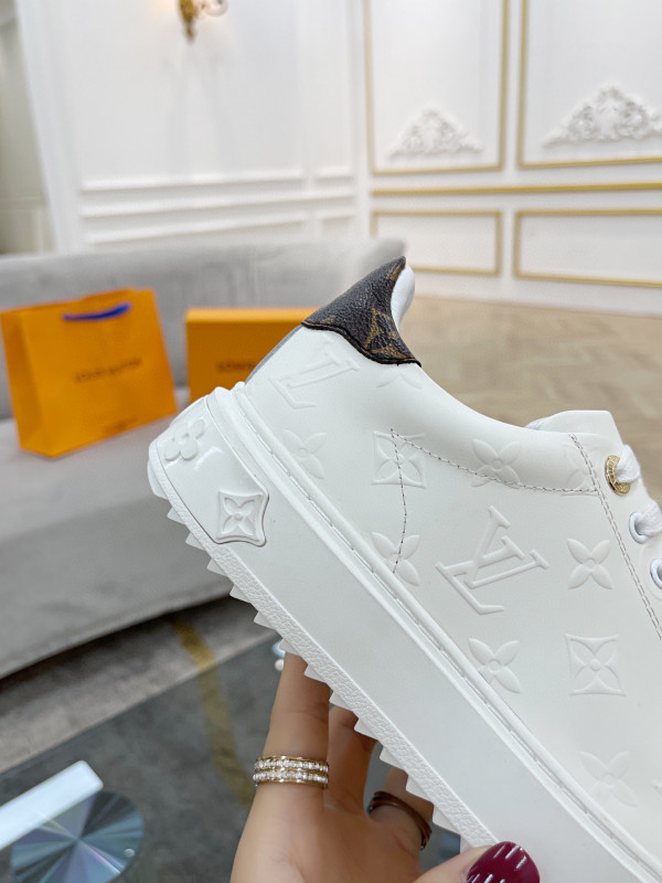 l**is V*t*n women"s time out sneaker