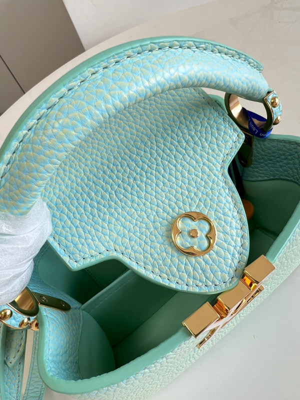 l**is V*t*n capucines mini