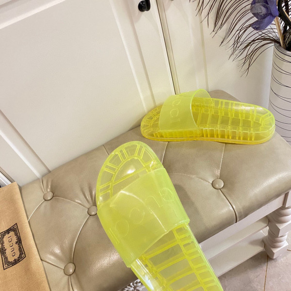 G*u*i slide with G*u*i logo