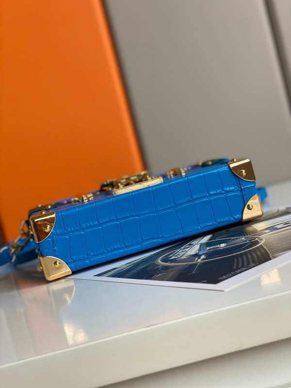 l**is V*t*n petite malle