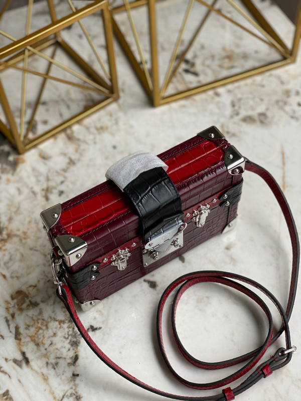 l**is V*t*n petite malle