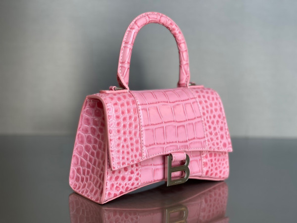 Ba*len*cia*ga hourglass