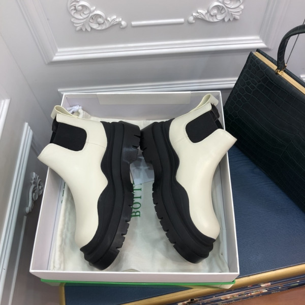 Bo*te*ga ve*ne*ta tire