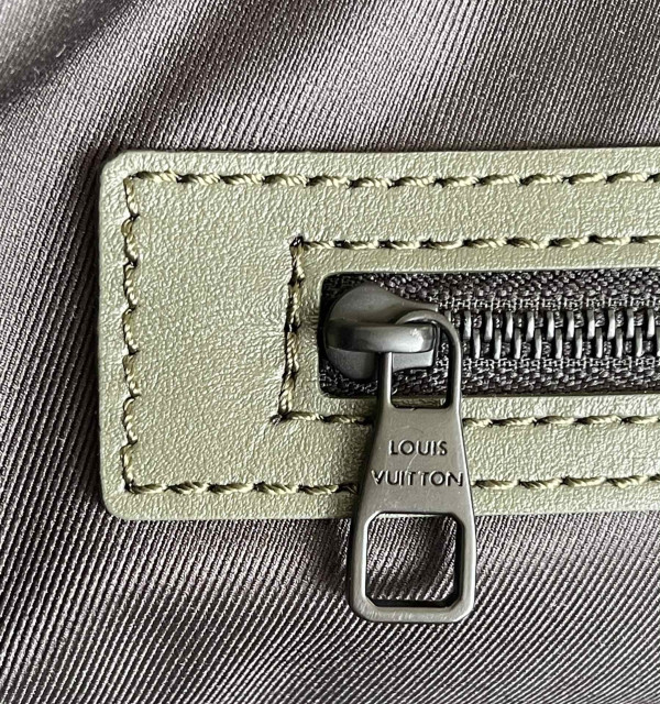 l**is V*t*n keepall bandouliÈre 50