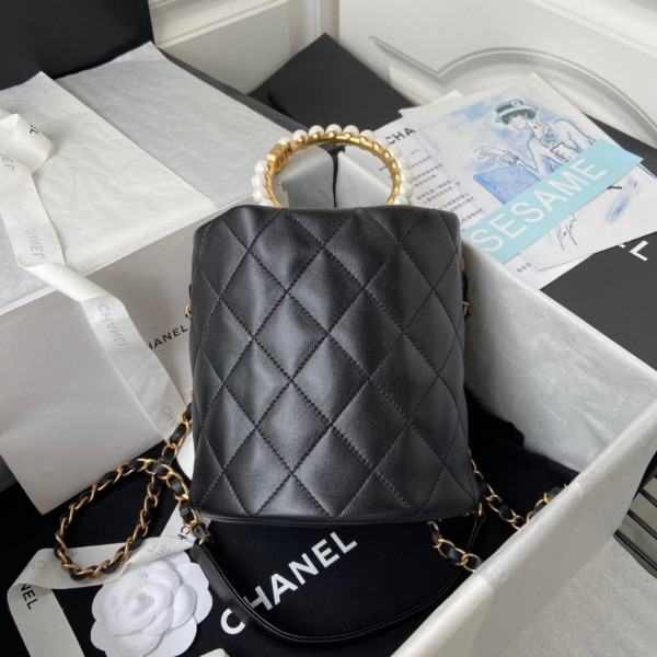 CL BUCKET BAG