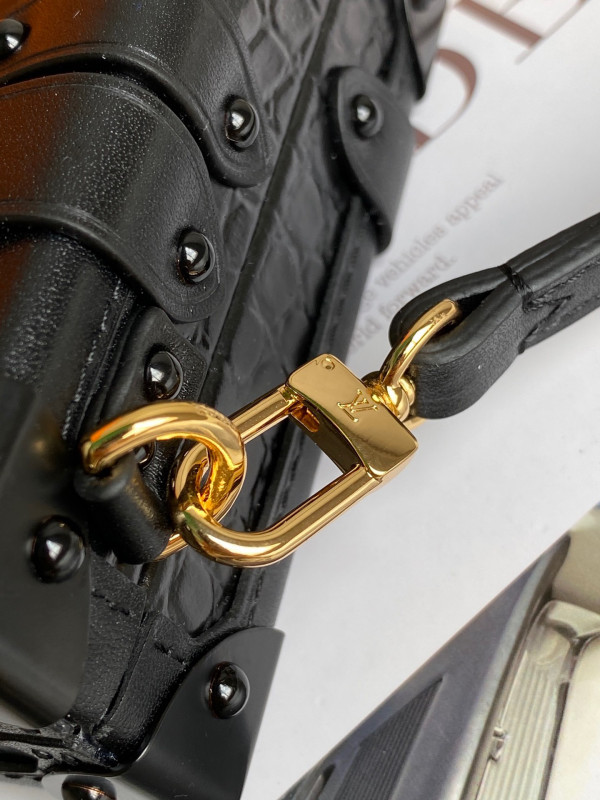 l**is V*t*n petite malle