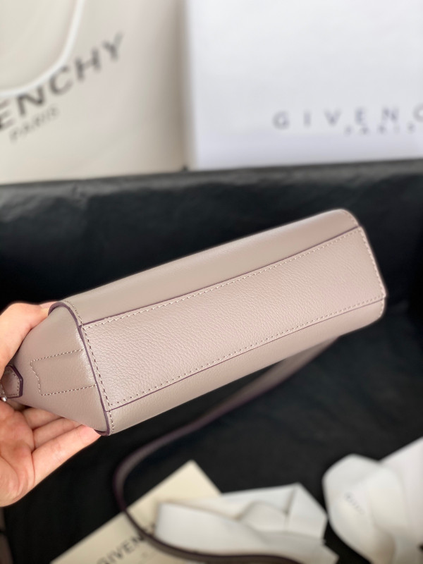 GIVENCHY NANO ANTIGONA