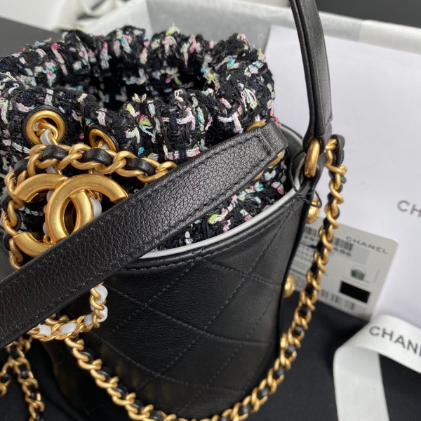 CL BUCKET BAG