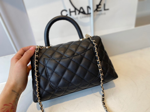 CL FLAP BAG WITH TOP HANDLE