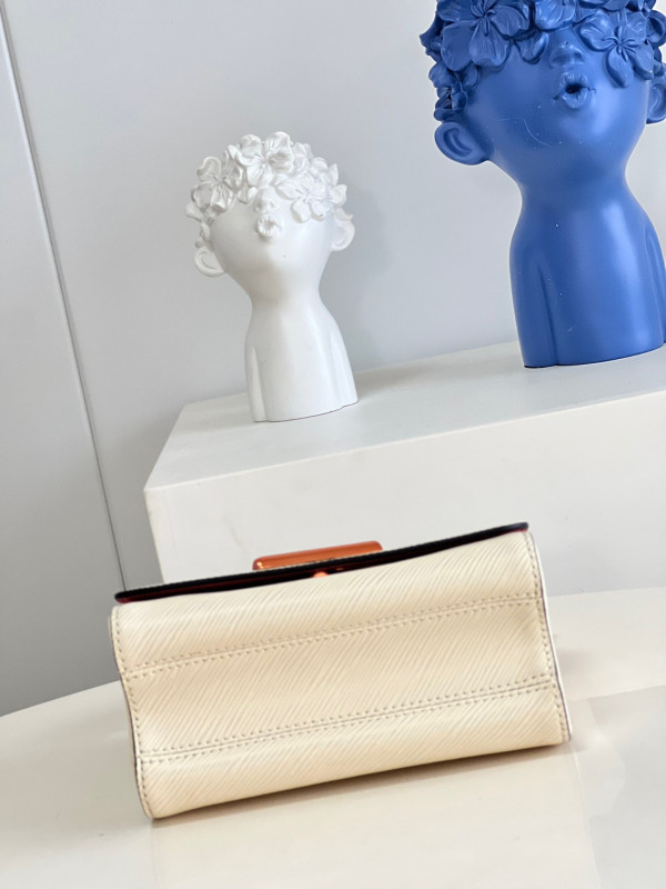 l**is V*t*n twist pm