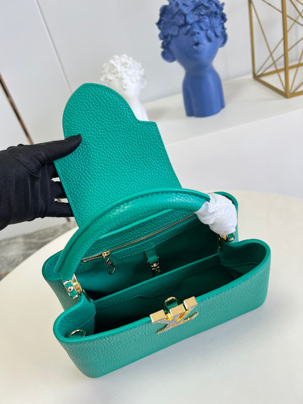 l**is V*t*n capucines bb