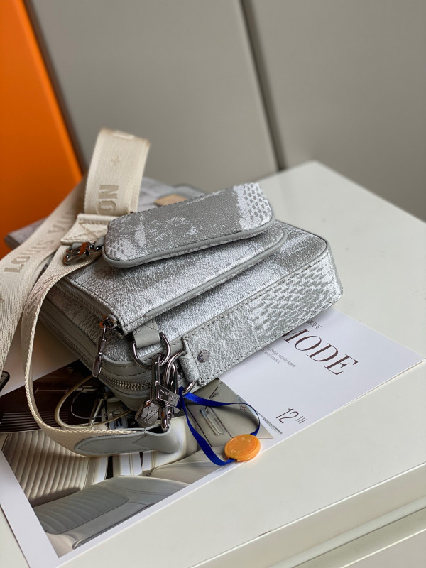 l**is V*t*n trio messenger