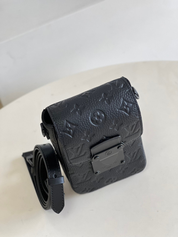 l**is V*t*n s-lock vertical wearable wallet