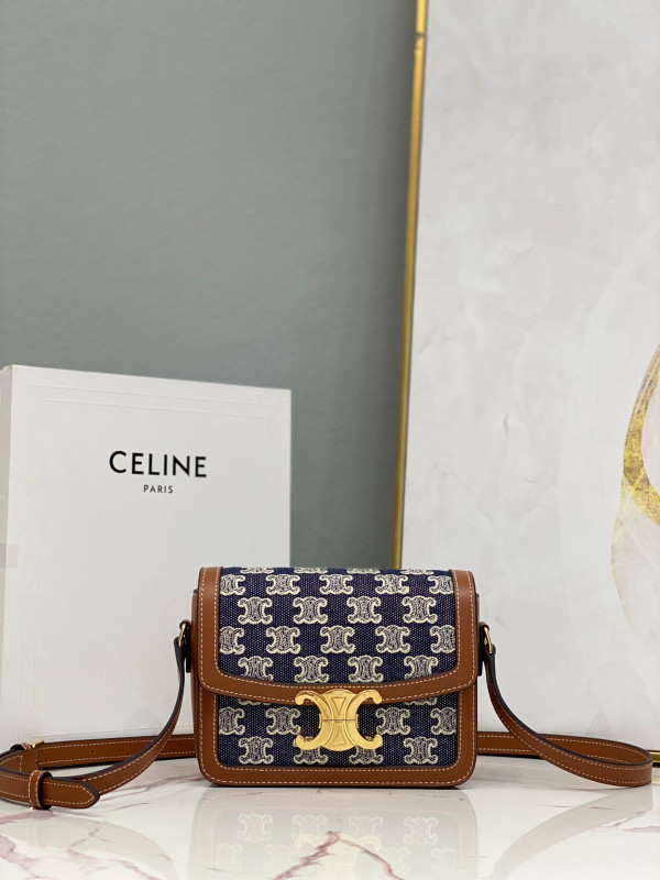 Ce**e teen triomphe bag