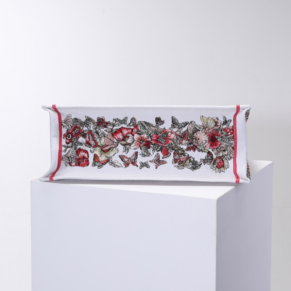 large D*or book tote