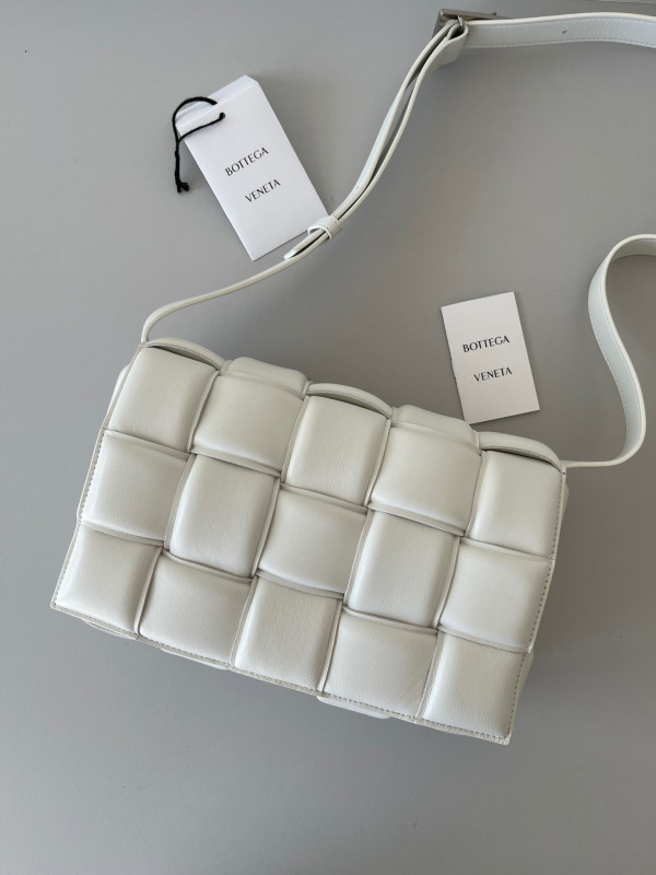 Bo*te*ga ve*ne*ta cassette